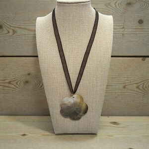 Elegant Brown Floral Pendant Necklace